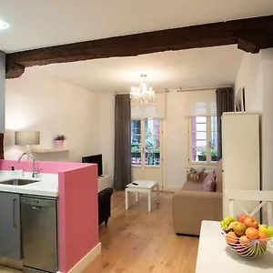 https://acogedor-apartamento-en-el-centro-del-casco-viejo.sansebastianhotels.net